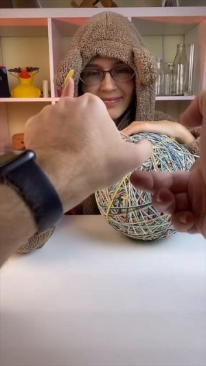 Фокус с канцелярской резинкой от Оператора 😱