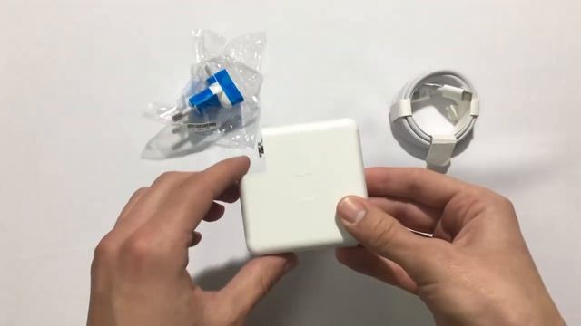 Обзор блока питания 20W для планшета Apple iPad (5-го поколения) (USB-C) с сетевым кабелем смотреть онлайн