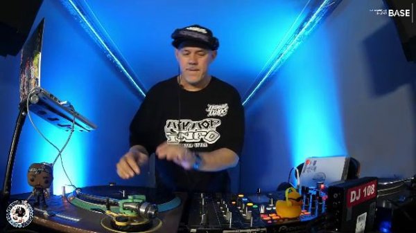 CONTAINER RADIO Live Stream - HIP-HOP INFO. ПИТЕР STYLE: LENA RUSH, DJ 108, DJ DARK (2025-08-18)