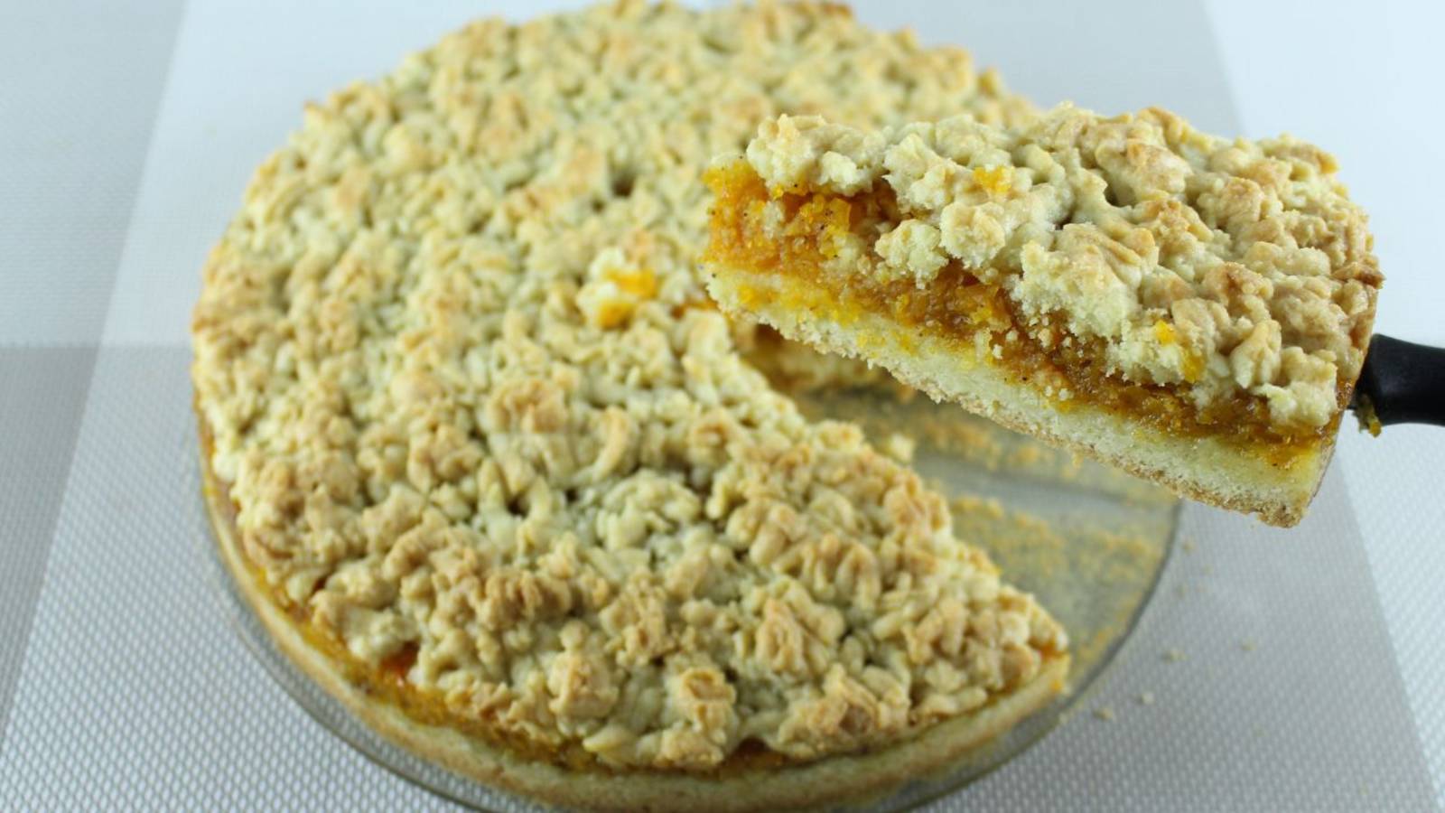 Тертый песочный пирог с тыквой. Рецепт тыквенного пирога. смотреть онлайн