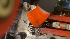 Замена форсунки на двигателе Wartsil 8L20   Change the injector on the Wartsil 8L20 engine