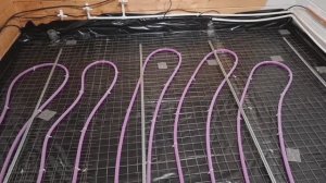 Бетонная стяжка с теплым полом в деревянном доме на винтовые сваях, за три дня. Часть 1, подготовка.