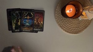 ОБСУЖДАЕТ ЛИ ОН ВАС С КЕМ-НИБУДЬ❓❗️ТАРО РАСКЛАД