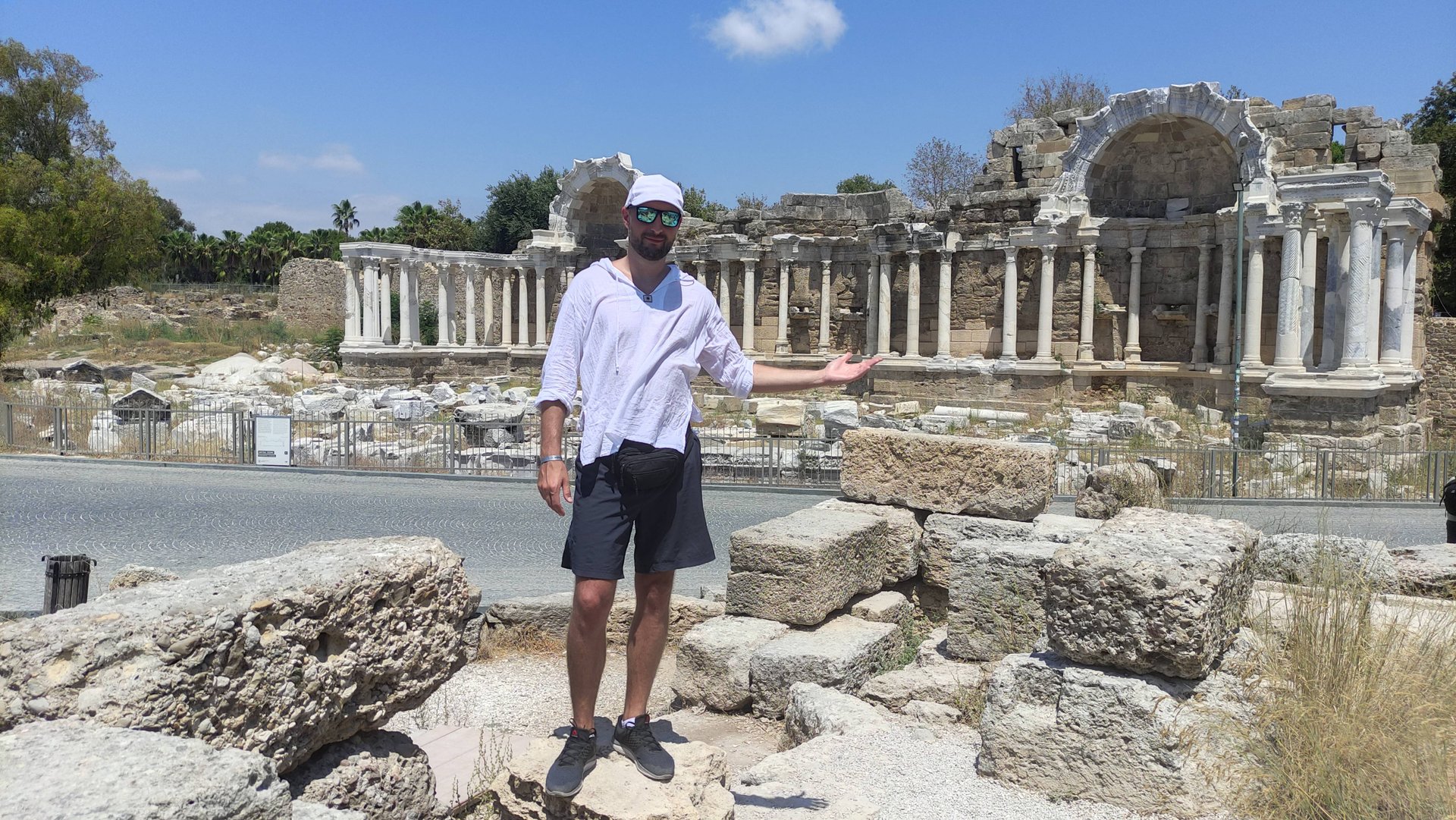 АМФИТЕАТР В СИДЕ - АНТИЧНЫЙ ГОРОД смотреть онлайн