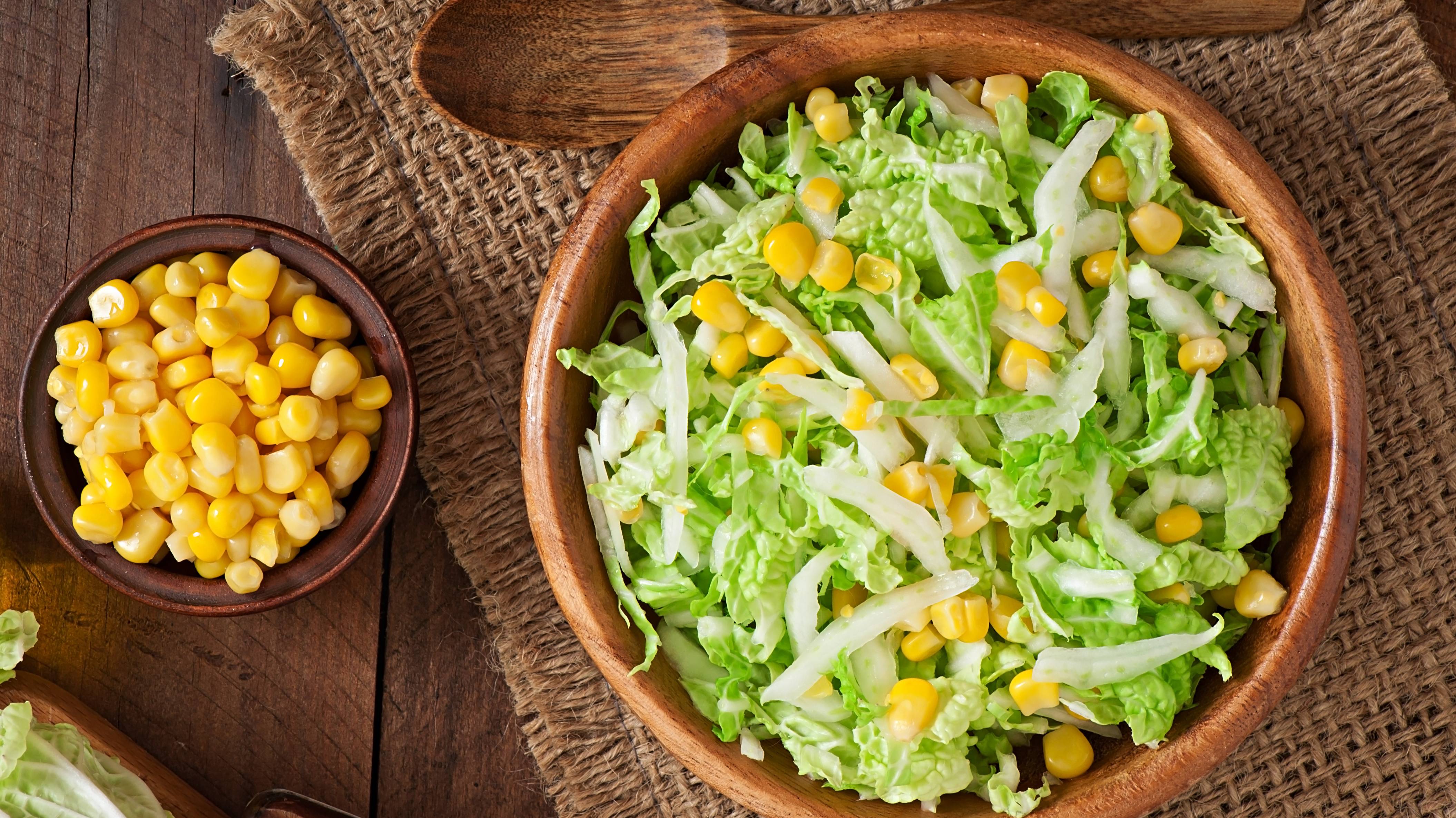 Салат с кукурузой и овощами смотреть онлайн