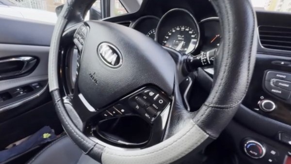 Kia Ceed продаю