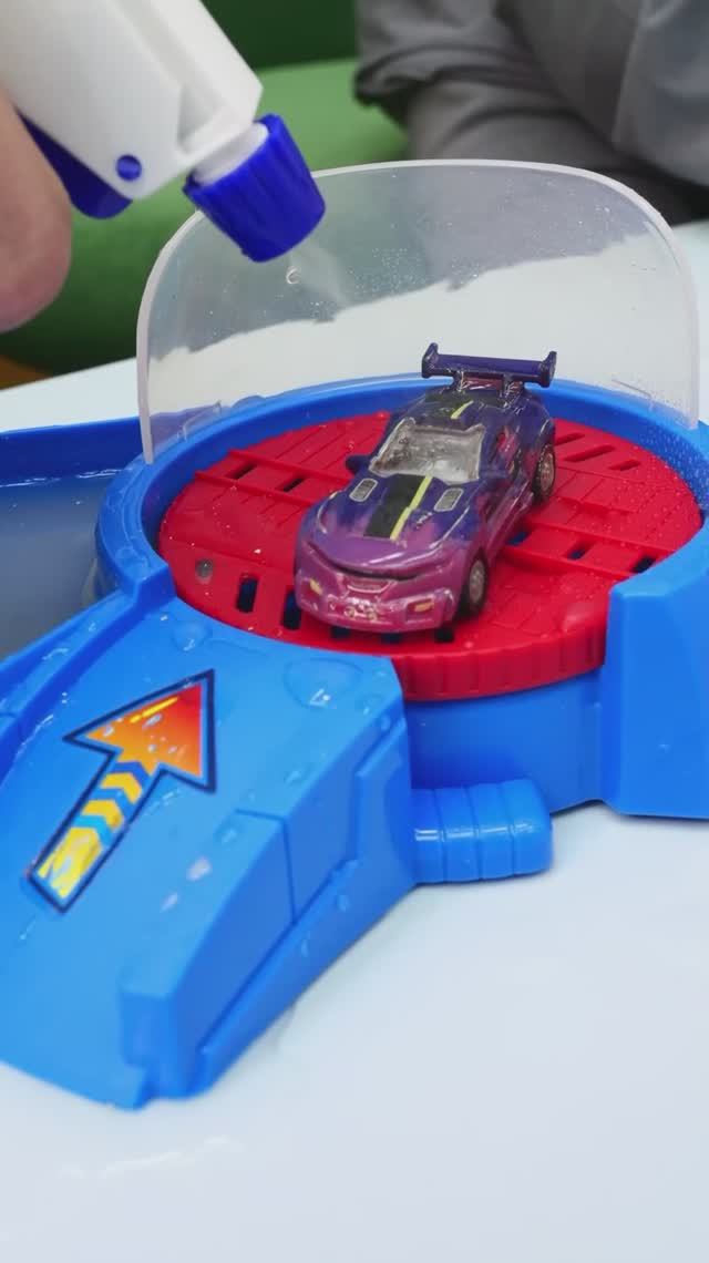 Грязные машинки? Не беда! Отмоем и перекрасим в любые цвета! 🚗🎨 #машинкидлядетей #длядетей смотреть онлайн