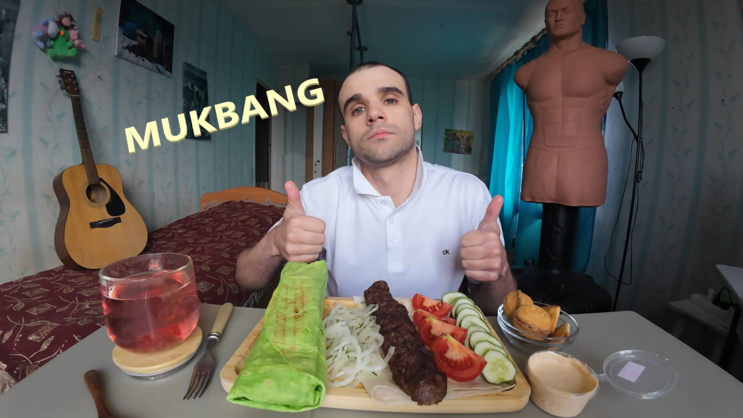 МУКБАНГ ШАУРМА В ЧЕСНОЧНОМ ЛАВАШЕ / ЛЮЛЯ КЕБАБ ИЗ ТЕЛЯТИНЫ / СОУС / ОВОЩИ / ПЕЧЕНЬЕ / MUKBANG / АСМР смотреть онлайн