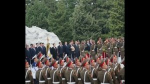 Лидер КНДР Ким Чен Ын посетил мавзолей Ким Ир Сена и Ким Чен Ира в Пхеньяне, 16 августа 2025 года