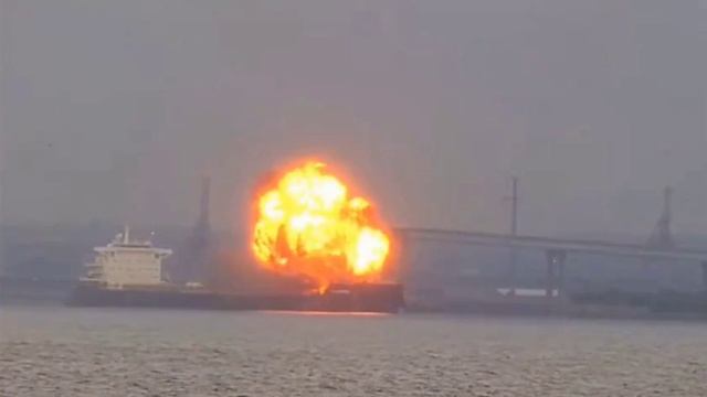CBS: в Балтиморе произошел взрыв на грузовом судне