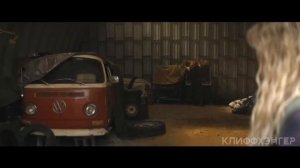 Люди выживают на ОСОБОЙ ТЕРРИТОРИИ, где после катастрофы обитают ГИГАНТСКИЕ МАШИ