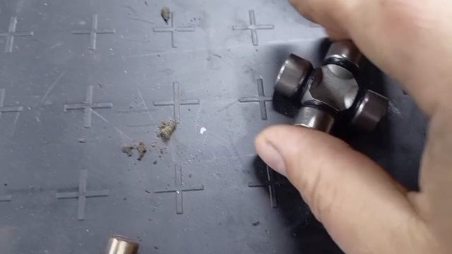 #3 Замена карданчика в рулевой колонке Люфт на 365 000км Хвала коммерческому транспорту Едем дальше