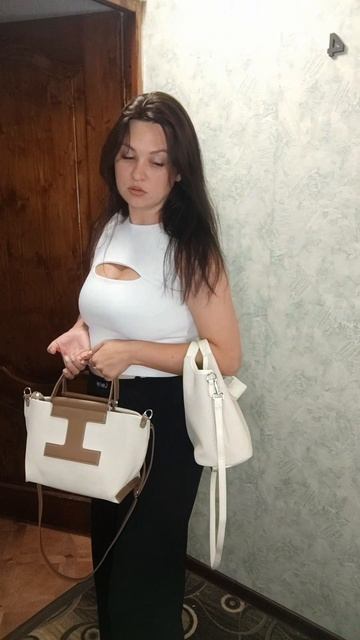 Ну а чего он такие глупые вопросы задает? Арт.на сумки: #418846722