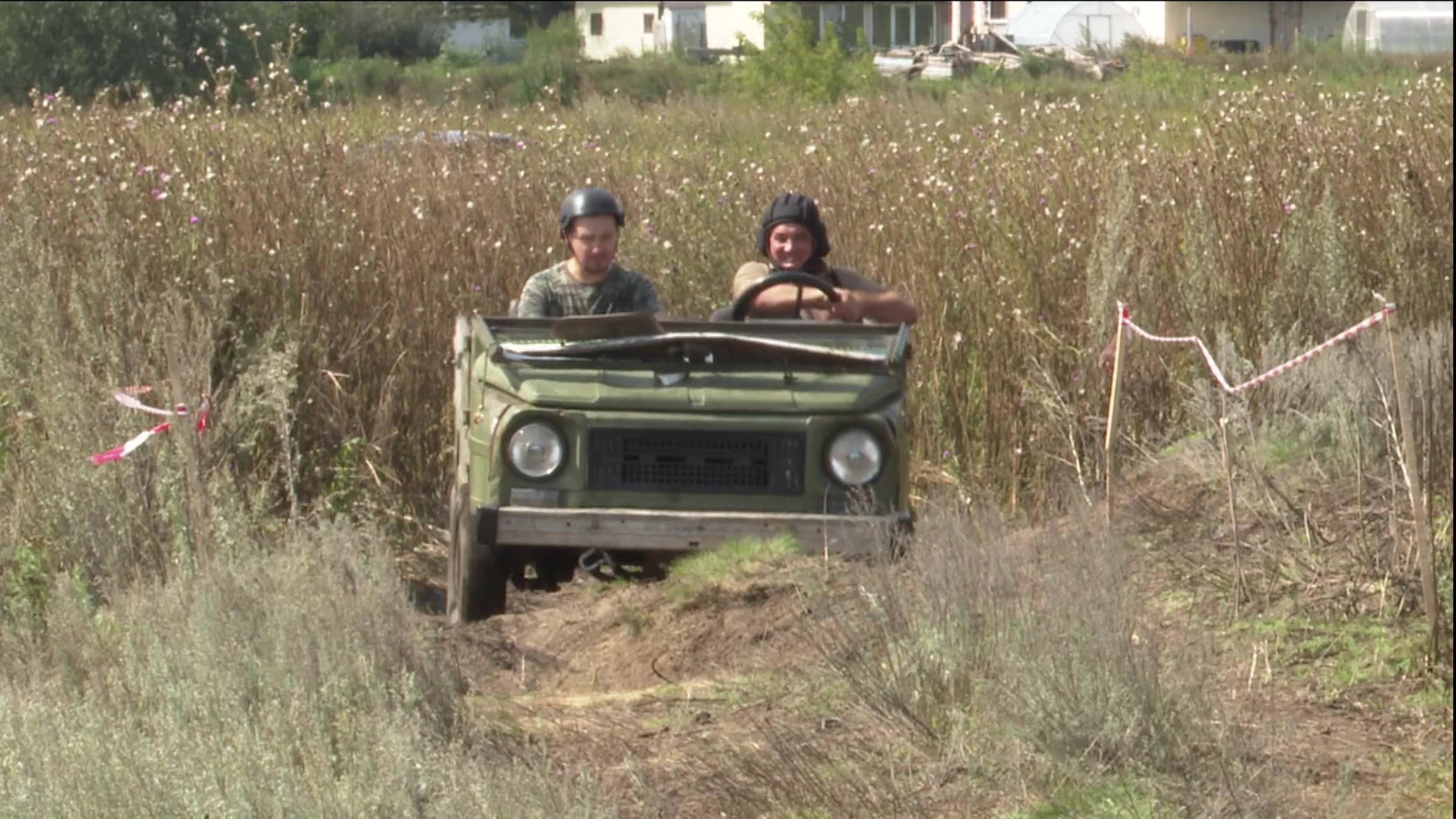 В Нурлате состоялись захватывающие автомобильные соревнования по бездорожью "Путь первопроходца" смотреть онлайн