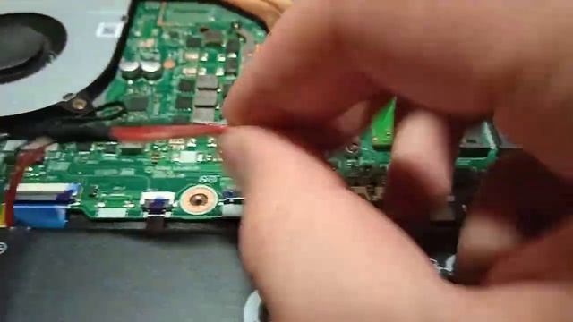 Как заменить аккумулятор для ноутбука Acer Aspire V3-571G смотреть онлайн