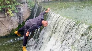 Чем закончилась наша прогулка? Залили все бетоном! Перестройка дома продолжается. Жизнь в деревне.