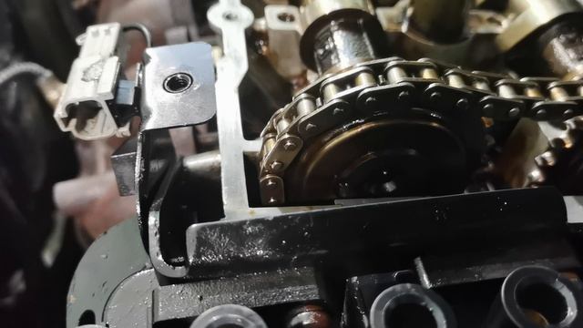 Hundai Elantra 3 ДВС 1.6 Установка распредвалов, выставление меток цепи распредвалов.