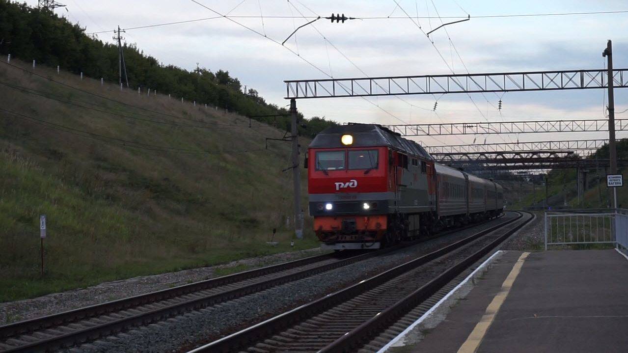 Тепловоз ТЭП70БС-258 с поездом "Калина красная". смотреть онлайн