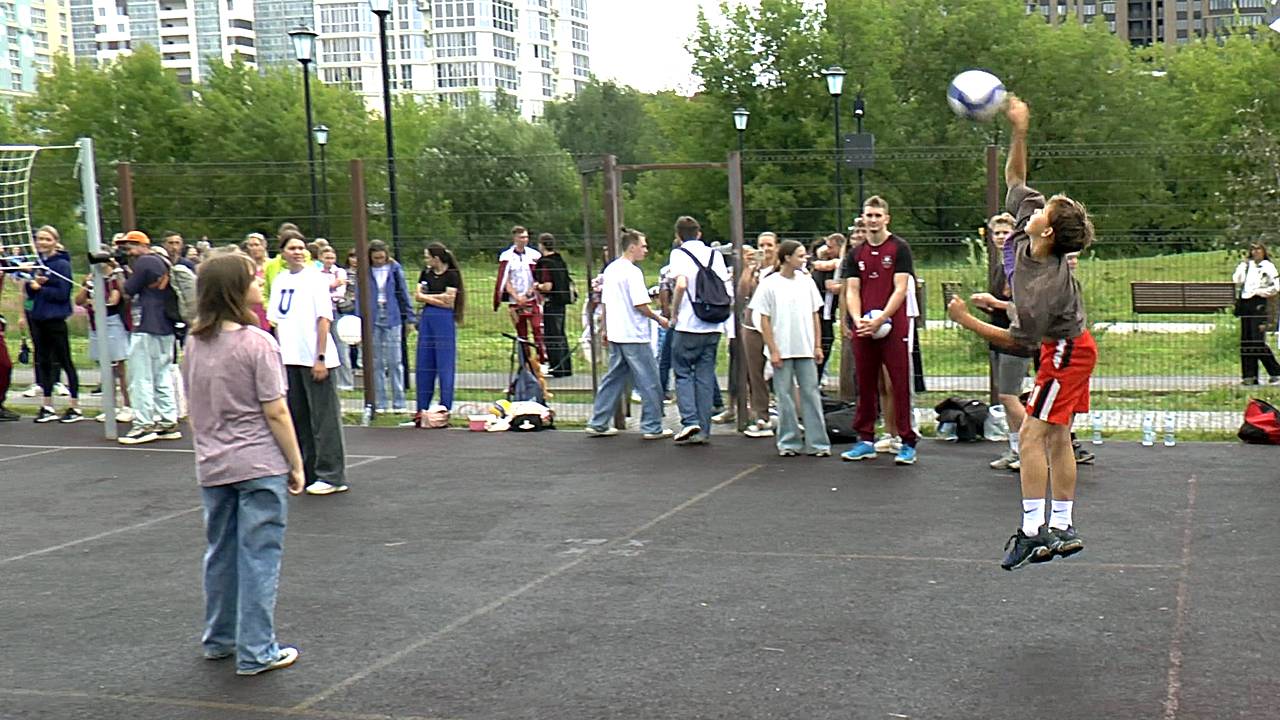 Волейбол. Игра. Один профи + 5 любителей. Мастер-класс. ВК "Текстильщик" (Иваново) #2 смотреть онлайн