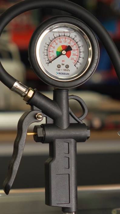Пистолет накачки шин ROSSVIK RIG-016G