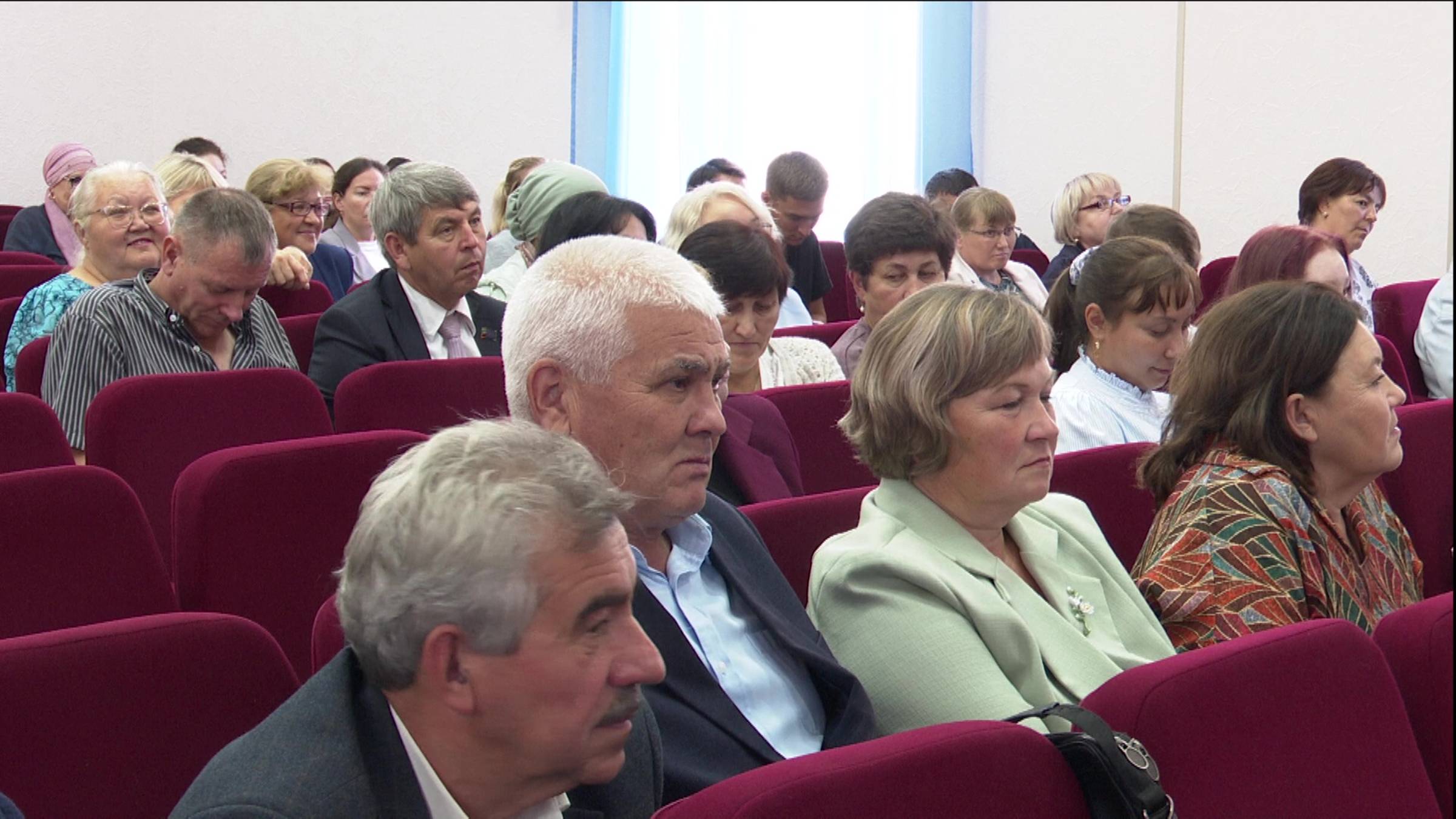 В Нурлате говорили о создании безопасной среды для детей и молодежи смотреть онлайн