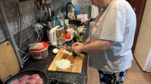 ЭТО НЕ НОЖ ЭТО КАКОЙ-ТО САМУРАЙСКИЙ МЕЧ 😳