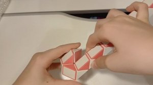 Собираем змейку рубика в шар.