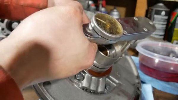 1973 AMC Javelin Major Repairs -Видео от SimonFordman