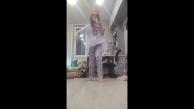 танцуем вместе с подругой часть 2