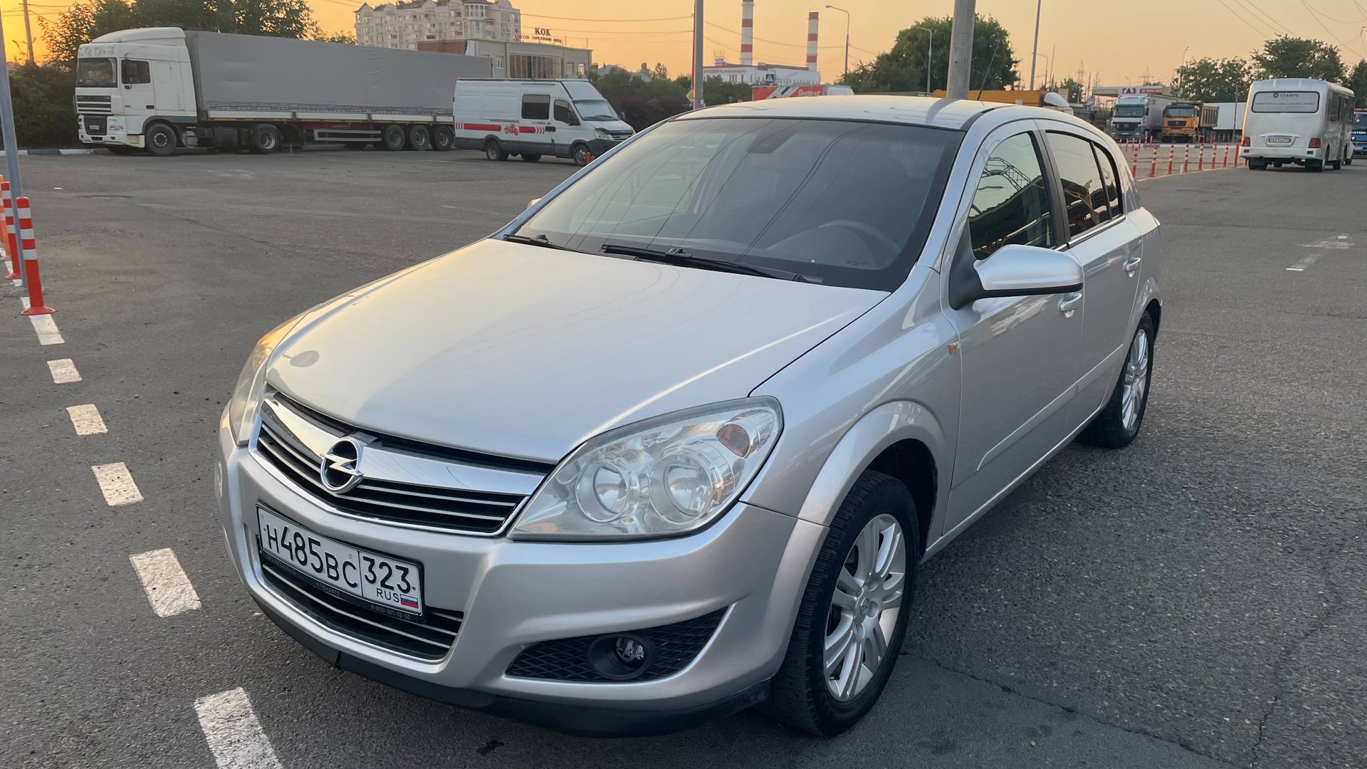 Opel Astra смотреть онлайн