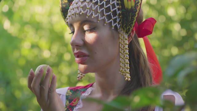 Элеонора Снурникова - О Родине смотреть онлайн