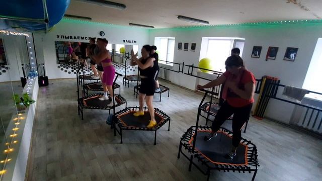 Фитнес на батутах| JUMPING FITNESS