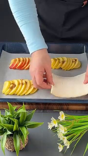 Очень вкусные яблочные слойки