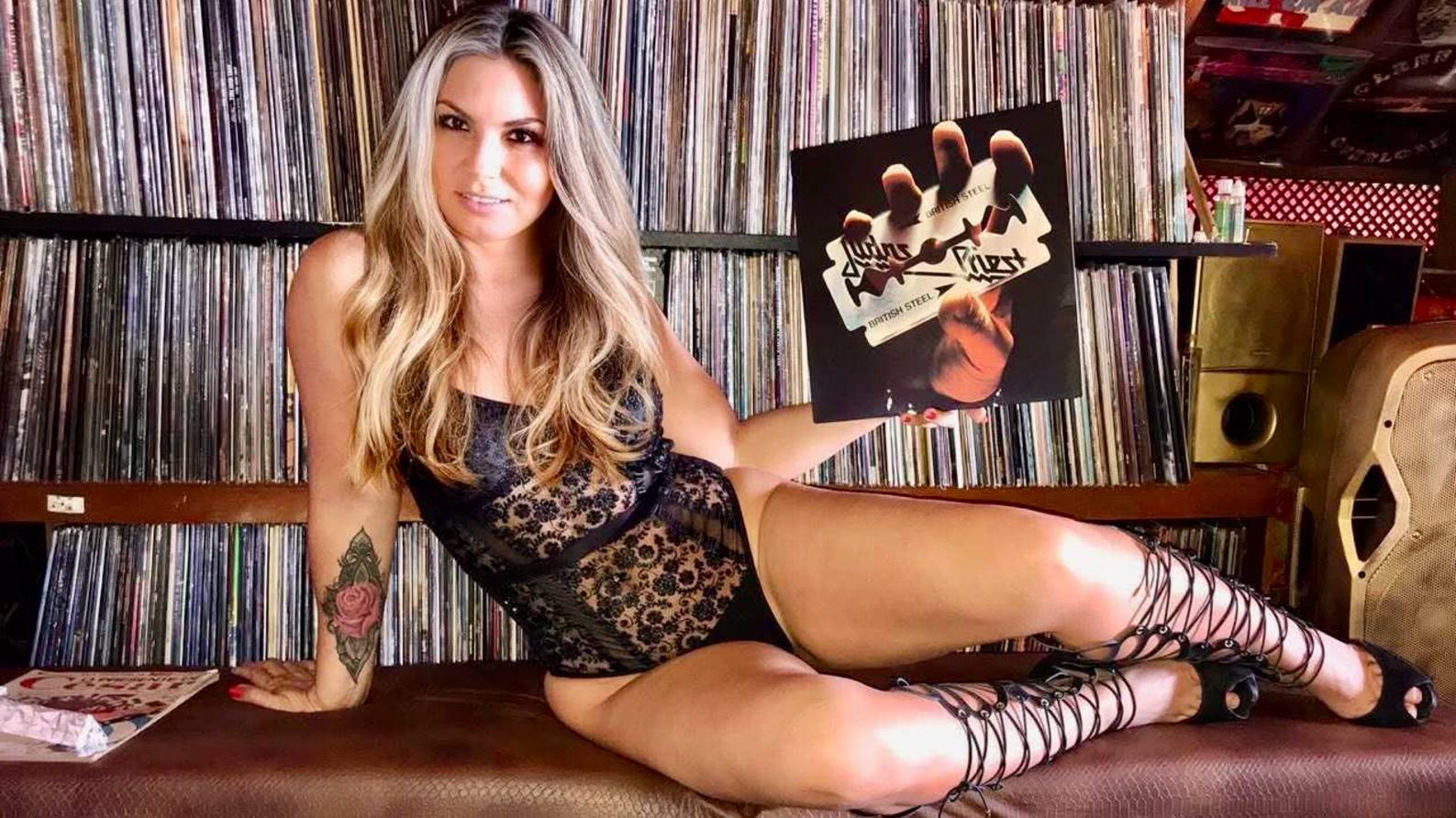 Judas Priest ~ Living After Midnight смотреть онлайн