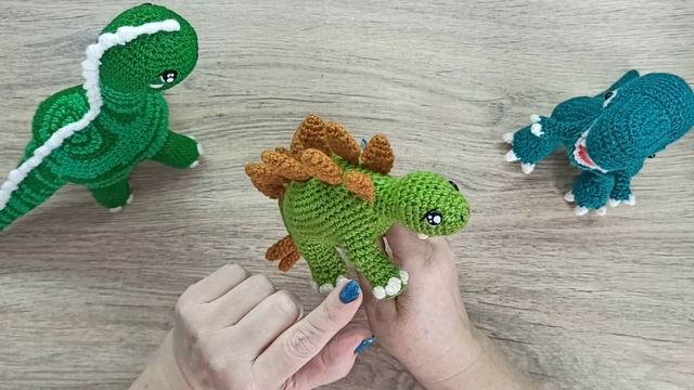 ДИНОПАРК МОИ ДИНОЗАВРЫ СВЯЗАНЫ ПЕРВЫЕ ТРИ смотреть онлайн