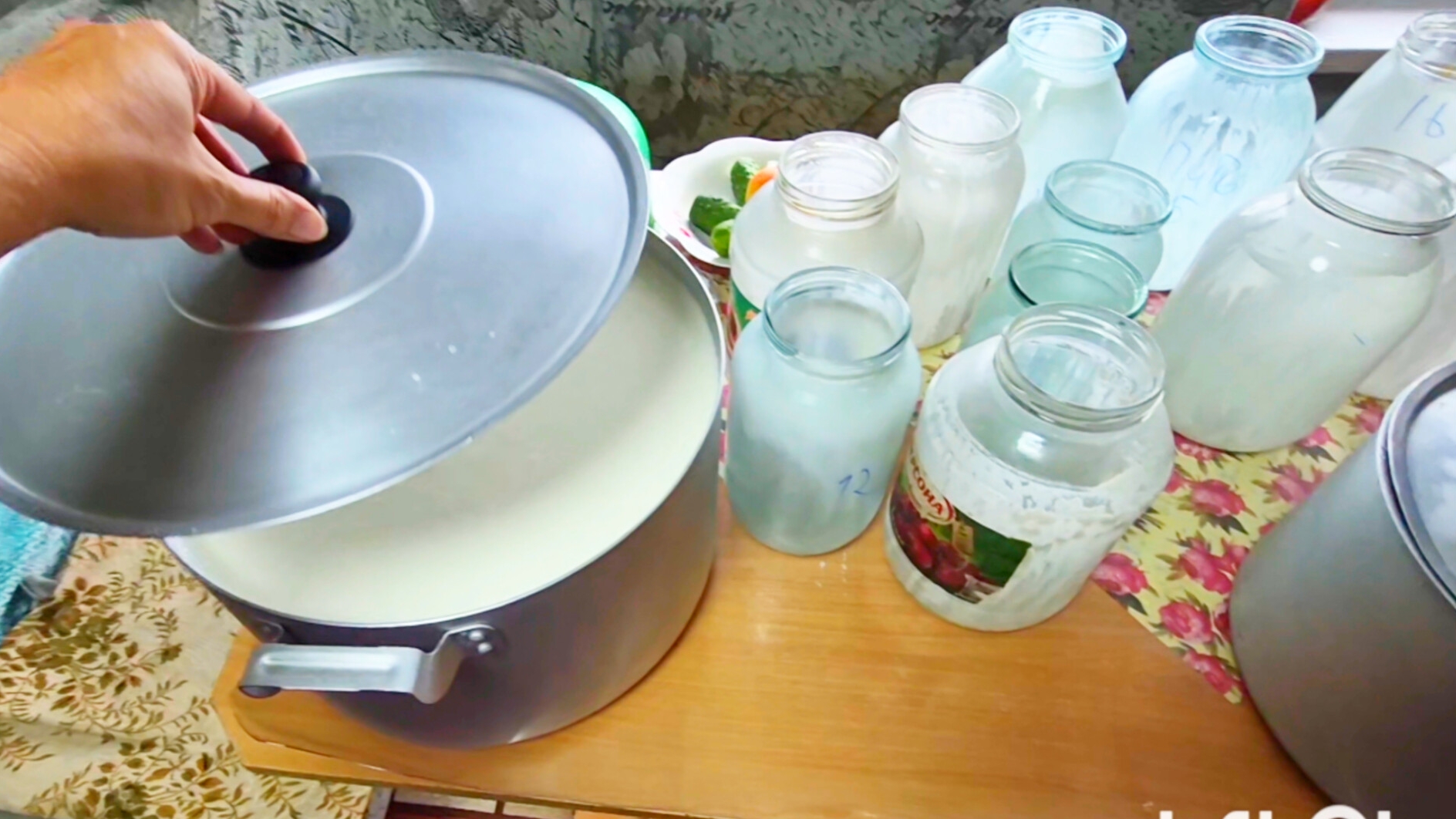 Куда столько коз?Жизнь в деревне смотреть онлайн