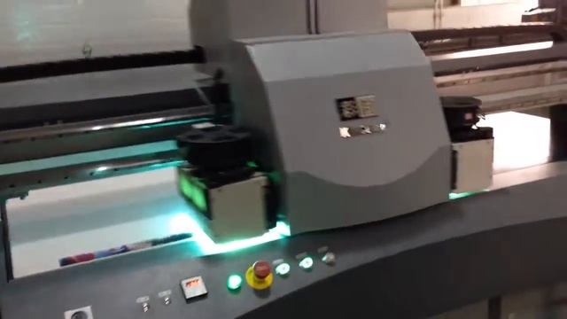 Планшетный УФ принтер Kincolor UV2030H смотреть онлайн