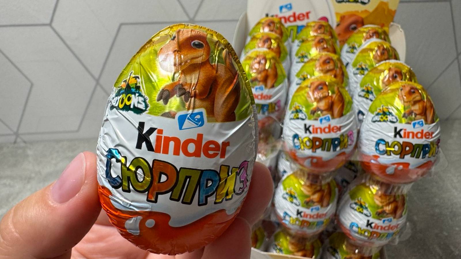 Новинка Kinder сюрприз Natoons Динозавры детеныши 2025 смотреть онлайн