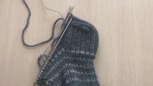 ПРОСТАЯ КЛАССИЧЕСКАЯ ПЯТКА С УПЛОТНЕННЫМ РИСУНКОМ / Вяжем носочки