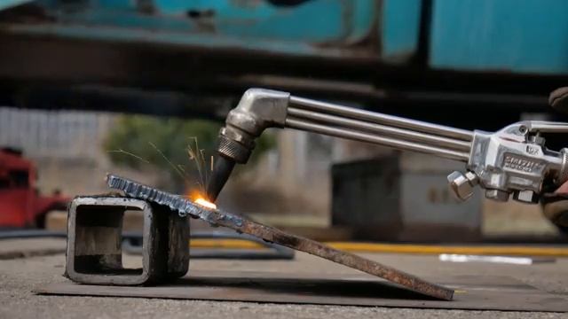 1966 Ford F100 Clean-Up And Repairs  -Видео от SimonFordman