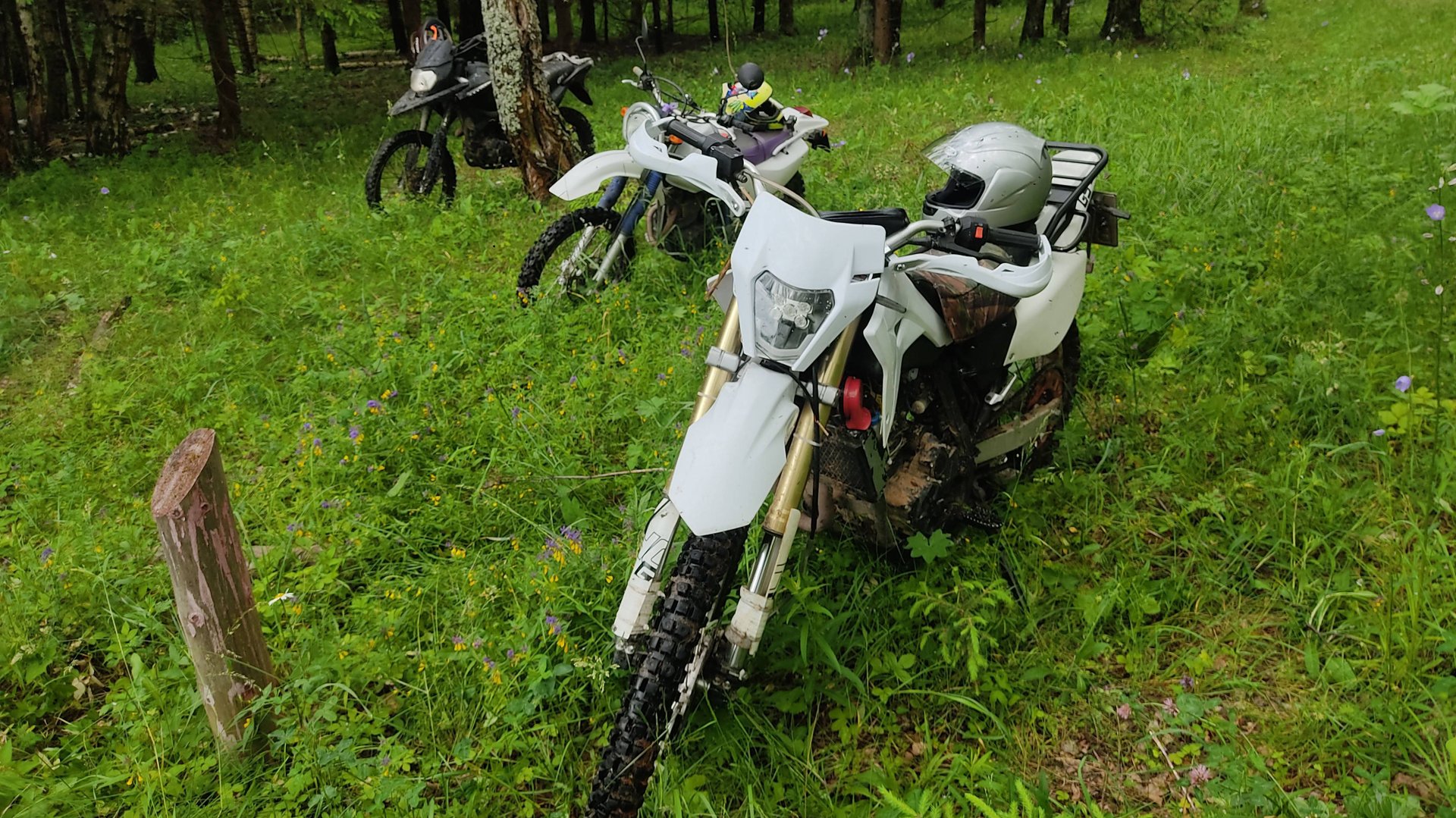 Эндуро выезд по тверским дорогам на Ямахе - дебри смотреть онлайн