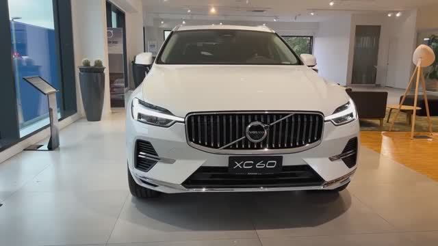 Новая Volvo XC60 обзор автомобиля вольво икс си 60 в белом цвете