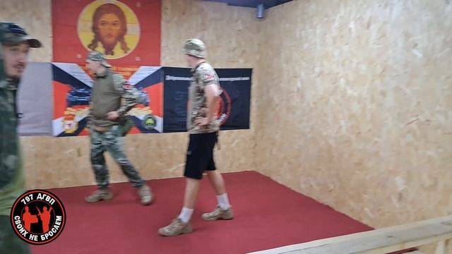 Концерт на передовой: Артисты и волонтеры 797 ДГВП прибыли к бойцам Буксира #сво #zov #797дгвп #макс смотреть онлайн