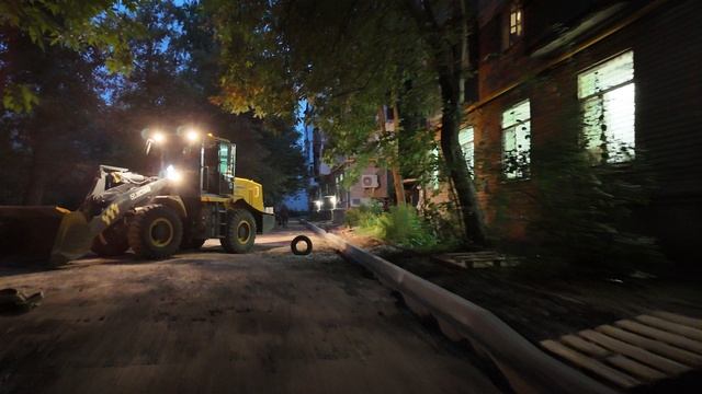 Состояние асфальта во дворе 20 августа 2025