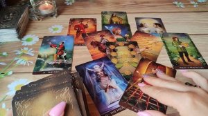 Что у него с соперницей 🔮🤔🍓Таро расклад