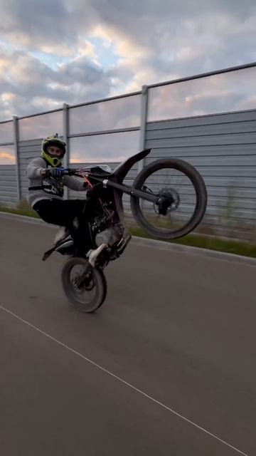 стант эндуро смотреть онлайн