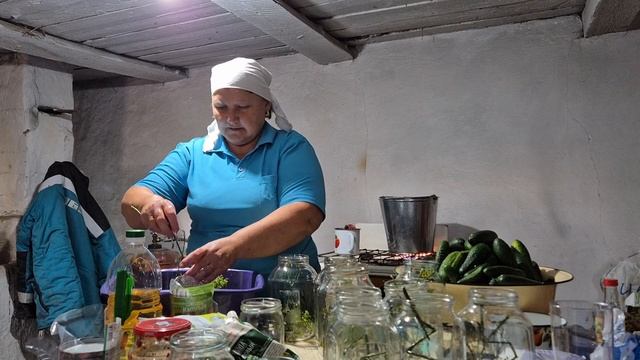 О меня понесло, выбросить жалко, все в дело/ Макар и подарки смотреть онлайн