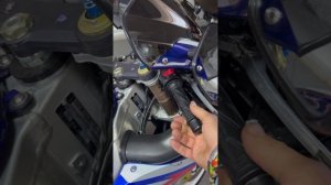 SUZUKI GSX-R1000  (2001) белый синий