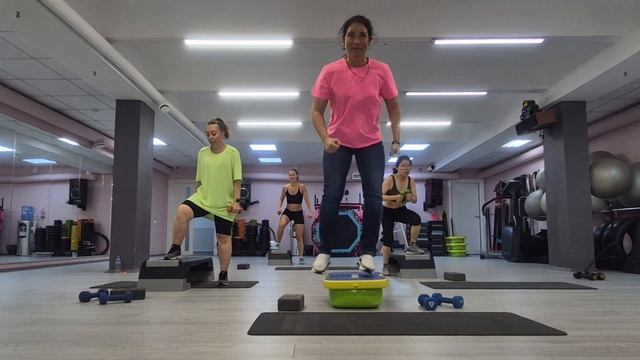 СИЛОВАЯ ТРЕНИРОВКА ЦЕЛОЕ ЗАНЯТИЕ / SUPER STRONG / ГРУППОВАЯ ТРЕНИРОВКА смотреть онлайн