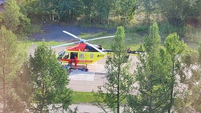 Санитарный вертолет у обл. Ленинградской больницы. смотреть онлайн